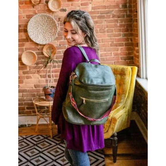 Creamy Ivory Versatile Convertible Backpack Bag Purse Tote - Picture 5 of 6